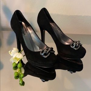 🔹Black Suede Heels